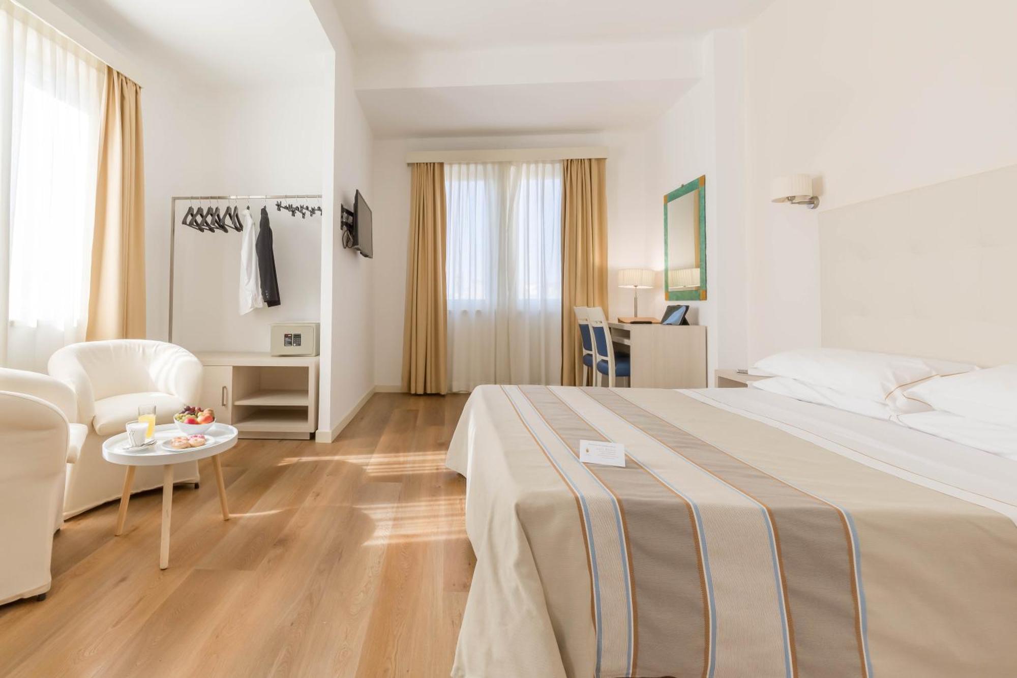 Hotel Catalunya Альгеро Екстер'єр фото